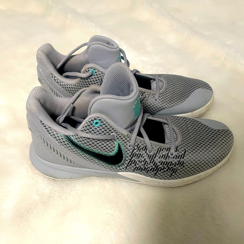 Men’s Nike Kyrie Irving 1 Basketball Shoes